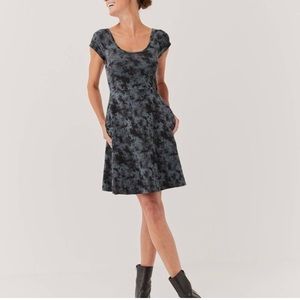 pact | NWT | Organic Cotton Fit Flare Crossback Mini Dress | Tie Die | Large